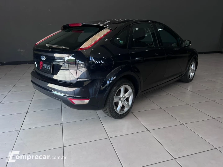 Focus Hatch GLX 1.6 8V (Flex)