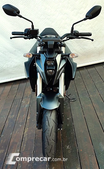 SUZUKI GSX-8S