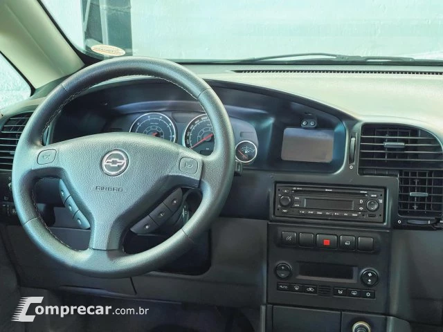 ZAFIRA - 2.0 MPFI ELITE 8V 4P AUTOMÁTICO