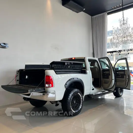 2500 6.7 I6 Turbo Laramie CD 4X4