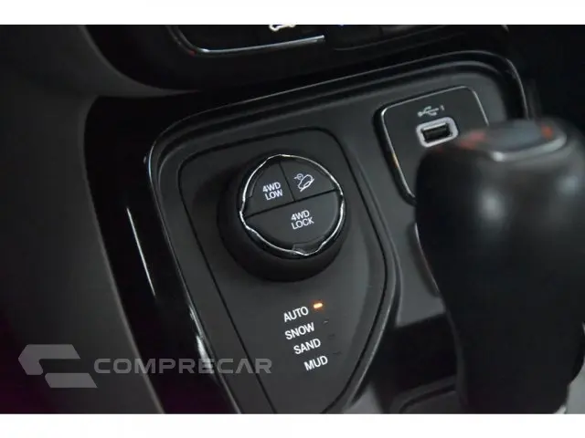 COMPASS - 2.0 16V LIMITED 4X4 AUTOMÁTICO