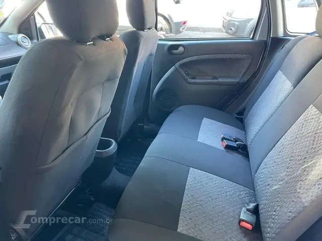 FIESTA HATCH - 1.6 ROCAM HATCH 8V 4P MANUAL