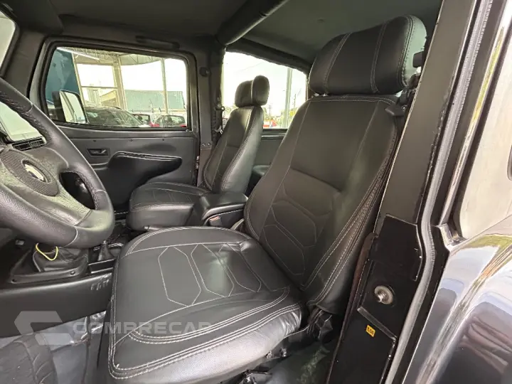 T-4 4x4 2.8 TB Int. Cap. Rígida Diesel