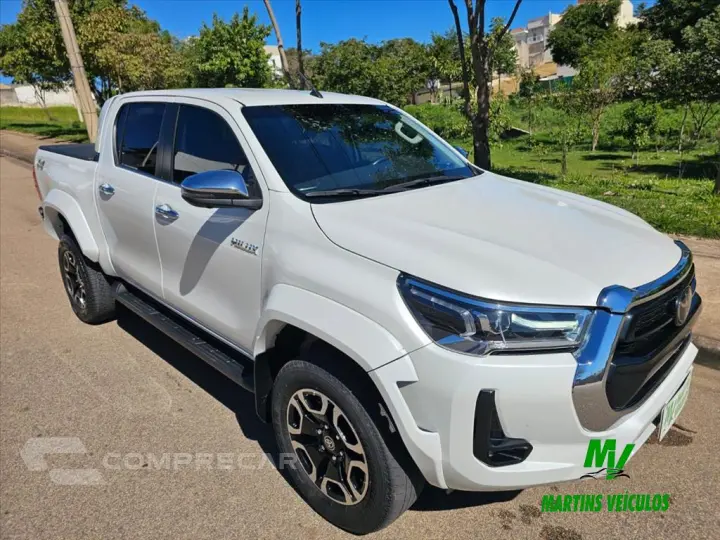 HILUX 2.8 D-4D TURBO DIESEL CD SRX PLUS 4X4 AUTOM