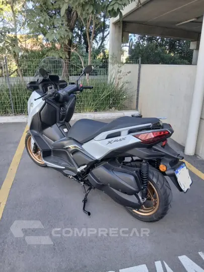 XMAX 300