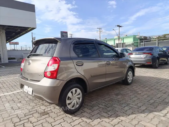 ETIOS 1.5 XS 16V FLEX 4P AUTOMÁTICO