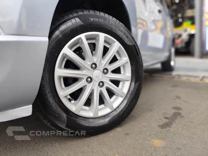 SPIN 1.8 LT 8V FLEX 4P AUTOMÁTICO