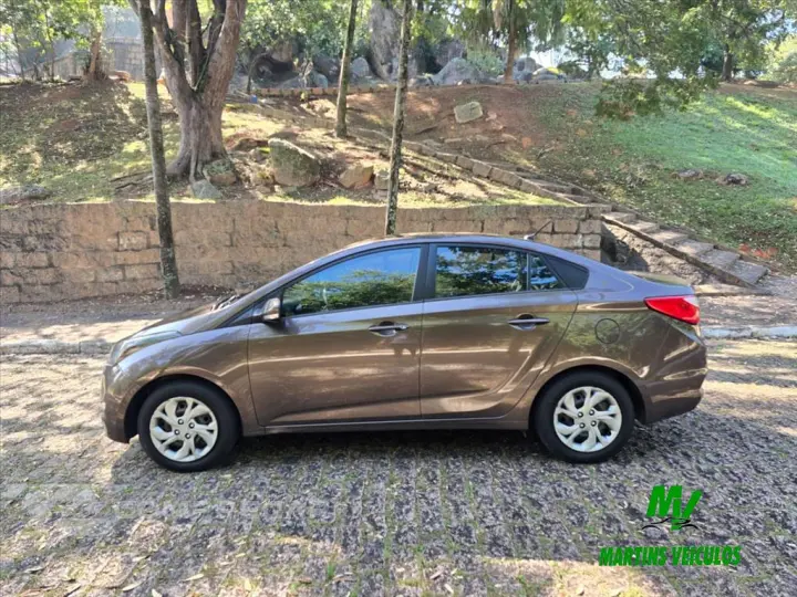 HB20S 1.6 COMFORT PLUS 16V FLEX 4P MANUAL