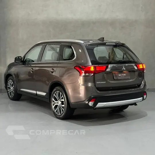OUTLANDER 2.2 165cv Diesel Aut.
