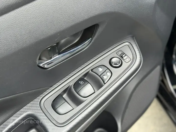 VERSA Advance 1.6 16V Flex Aut.