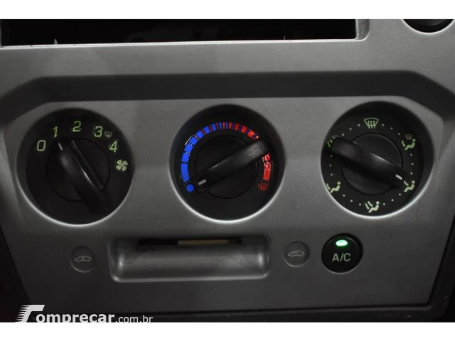 FIESTA SEDAN - 1.6 ROCAM SEDAN 8V 4P MANUAL