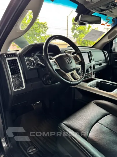 CLASSIC LARAMIE 5.7 CD V8 4X4 Aut.