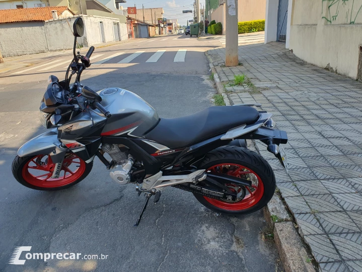 CB 250 Twister