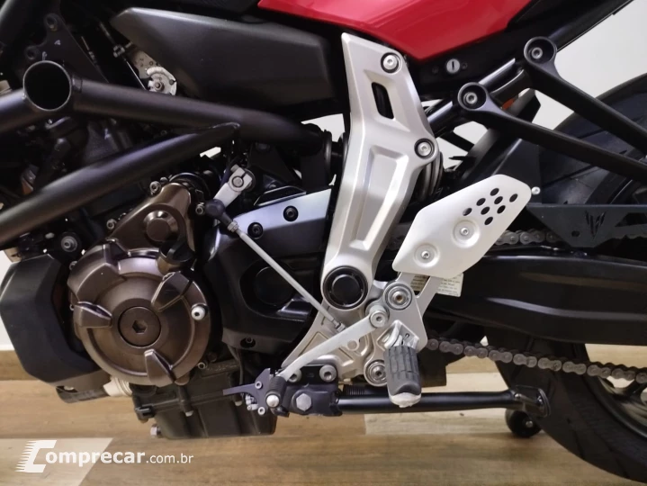 MT-07 700 cc