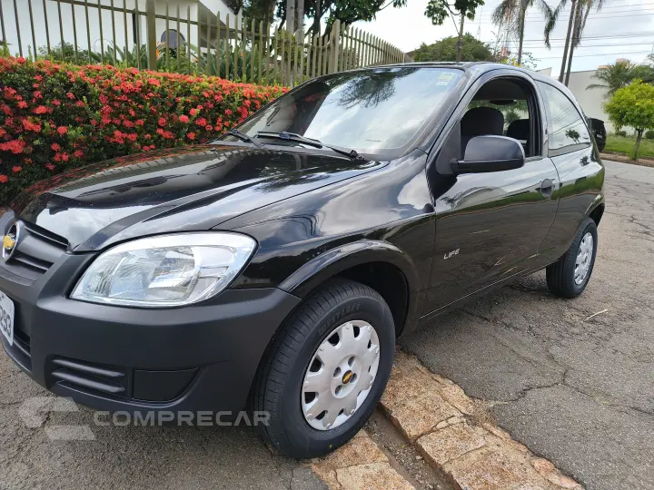 CELTA 1.0 MPFI Life 8V