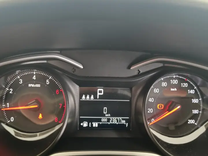 ONIX 1.0 TURBO LT AUTOMÁTICO