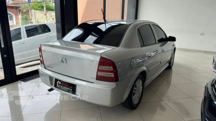 ASTRA 2.0 MPFI CD Sedan 8V