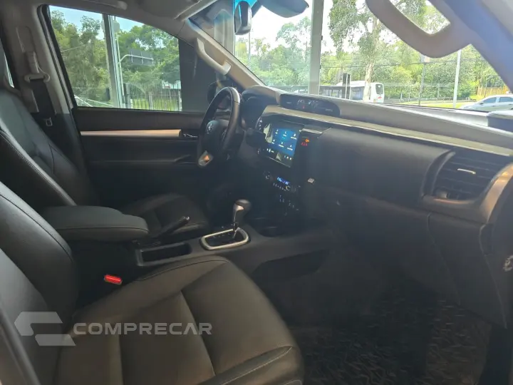 HILUX 2.8 D-4D TURBO DIESEL CD SRX 4X4 AUTOMÁTICO