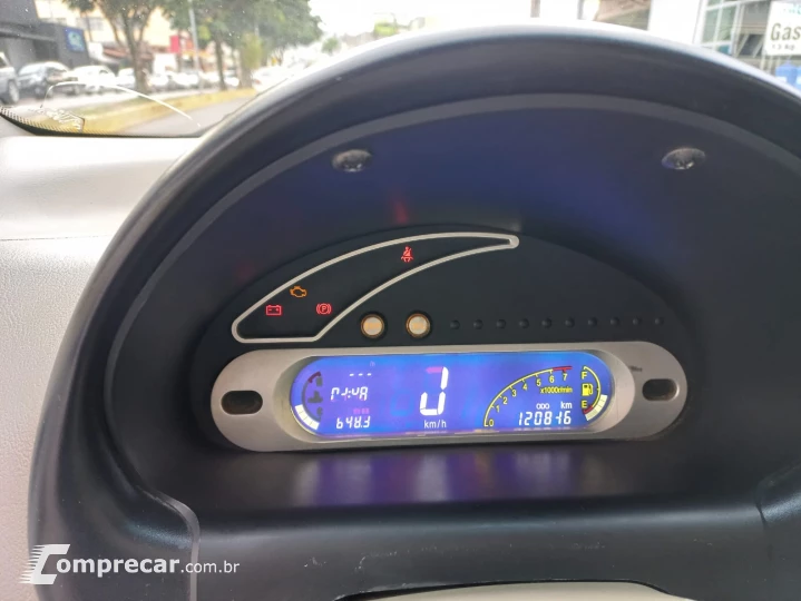 QQ 1.1 MPFI 16V