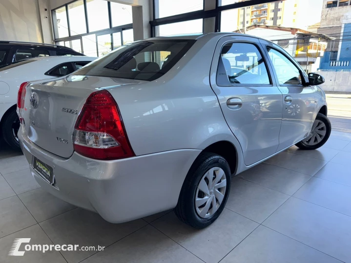 Étios Sedan XS 1.5
