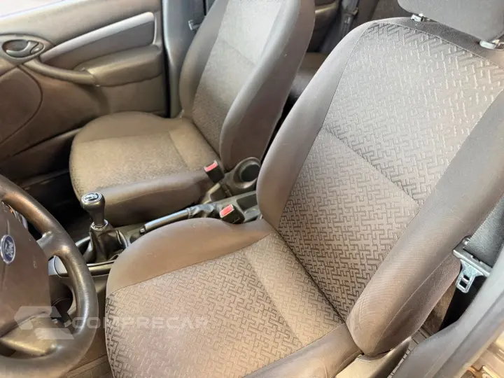 Focus Sedan 1.6/1.6 Flex 8V/16V 4p Mec.