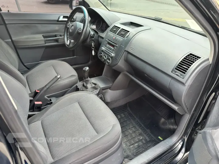 POLO SEDAN 1.6 8V