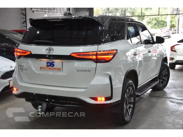 HILUX SW4 - 2.8 D-4D TURBO DIAMOND 7L AUTOMÁTICO