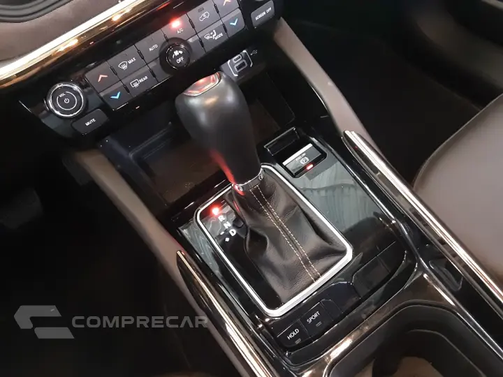 COMMANDER 1.3 T270 TURBO FLEX OVERLAND AT6