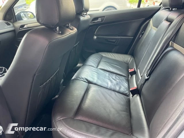 VECTRA HATCH - 2.0 MPFI GT-X HATCH 8V 4P MANUAL