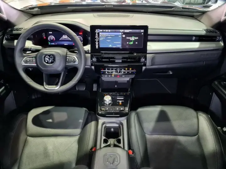 RAMPAGE REBEL HURR 4 2.0 TB CD 4X4 AUT.