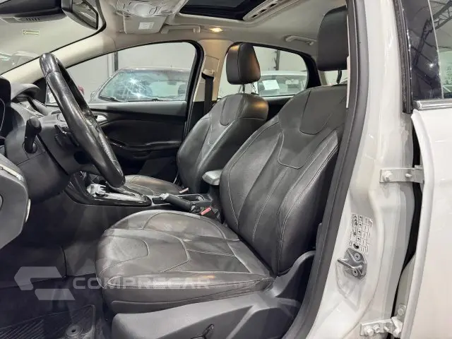 FOCUS HATCH - 2.0 TITANIUM 16V 4P POWERSHIFT