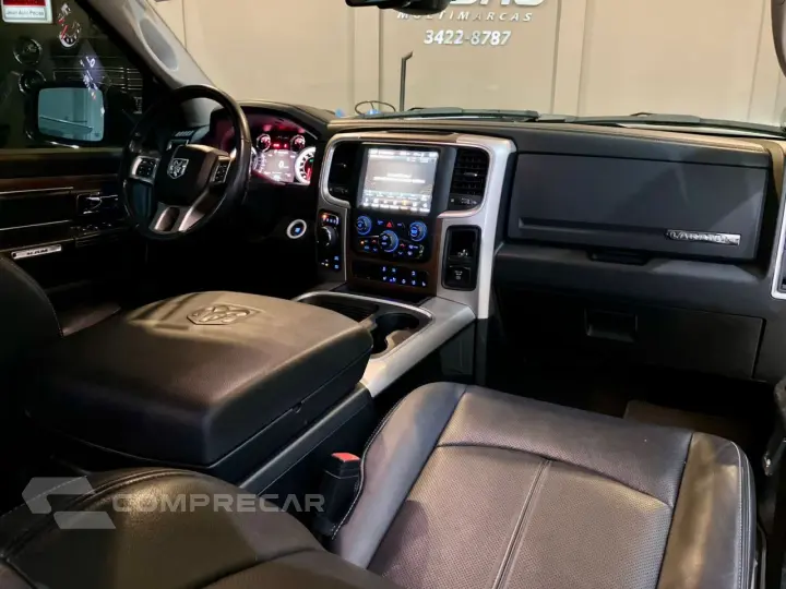 1500 5.7 V8 CLASSIC LARAMIE CABINE DUPLA 4X4 AUTOMÁTICO