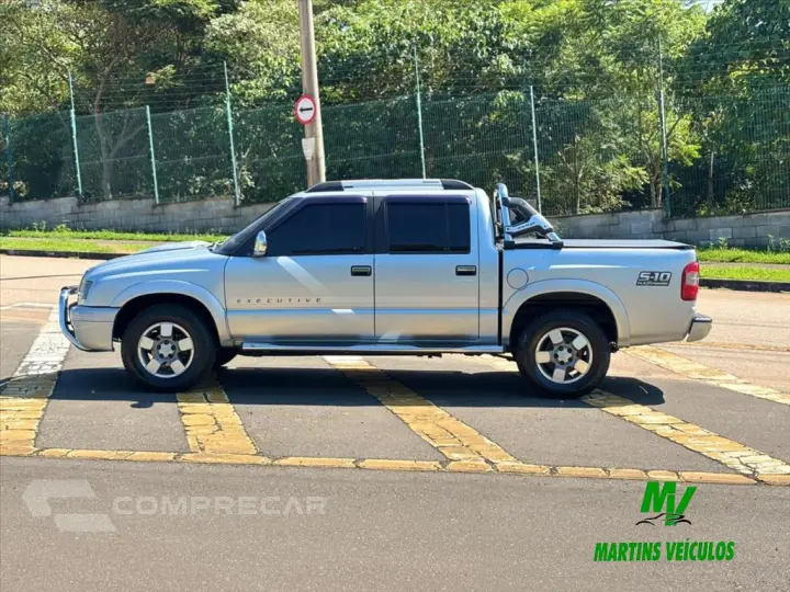 S10 2.4 MPFI EXECUTIVE 4X2 CD 8V FLEX 4P MANUAL