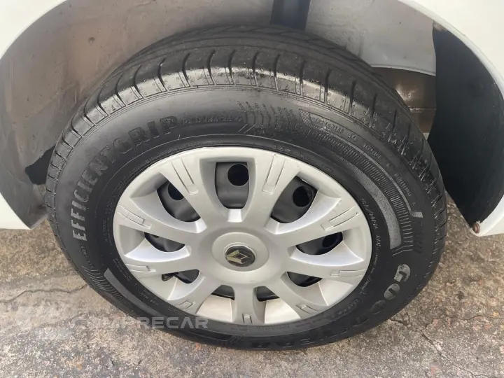 LOGAN 1.0 12V SCE Expression