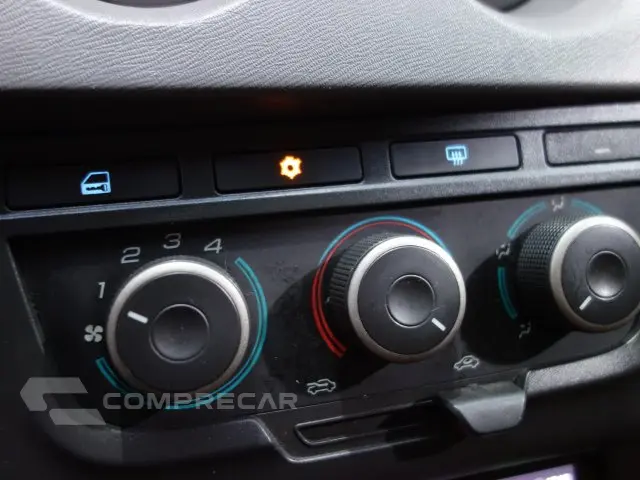 PRISMA - 1.4 MPFI LT 8V 4P MANUAL