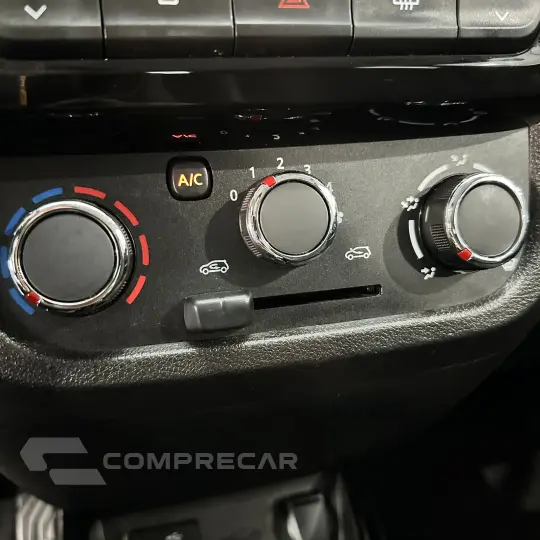 Kwid KWID Intense 1.0 Flex 12V 5p Mec.