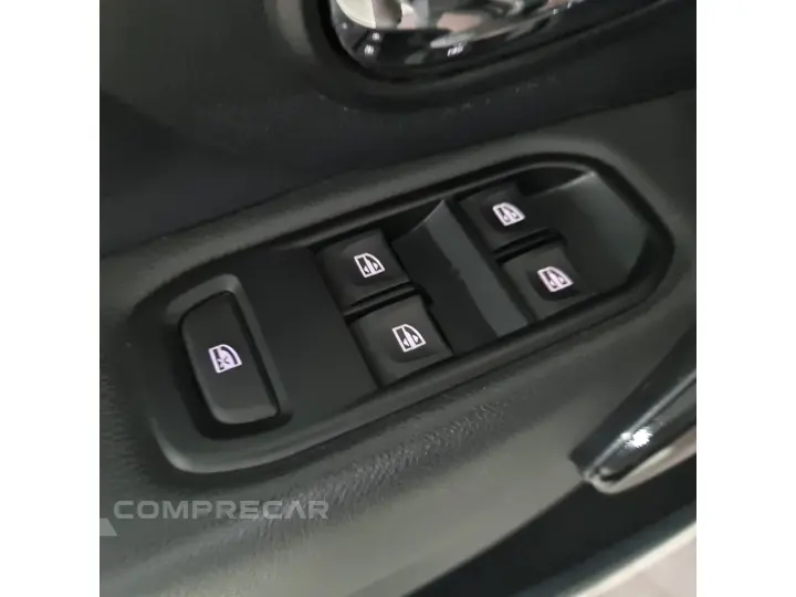SANDERO 1.6 16V SCE FLEX STEPWAY ICONIC X-TRONIC