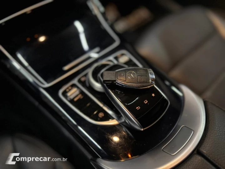 C 180 1.6 CGI AVANTGARDE 16V TURBO GASOLINA 4P AUTOMÁTICO
