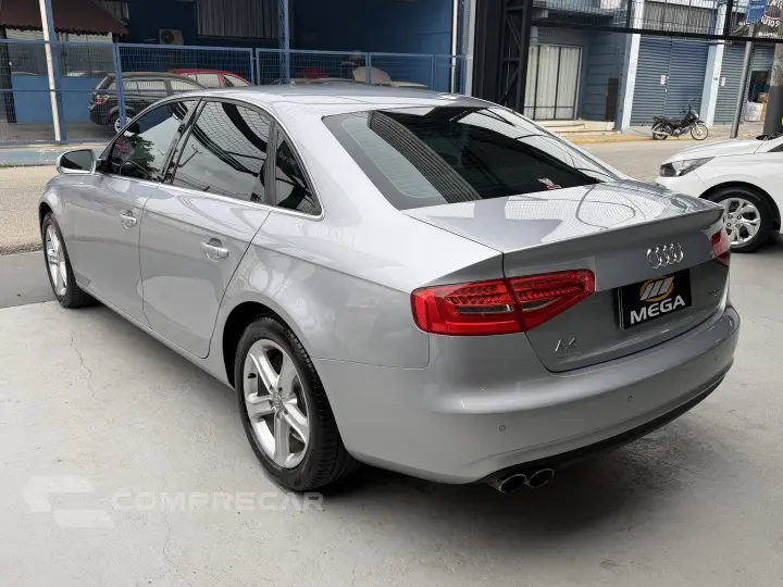 A4 1.8 TFSI AMBIENTE GASOLINA 4P MULTITRONIC