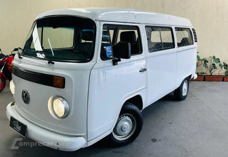 KOMBI 1.6 MI STD Lotação 8V