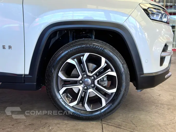 COMMANDER 1.3 T270 TURBO FLEX LIMITED AT6
