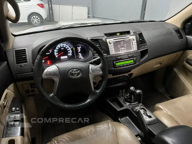 HILUX SW4 - 3.0 SRV 4X4 7 LUGARES 16V TURBO INTERCOOLER 4P A