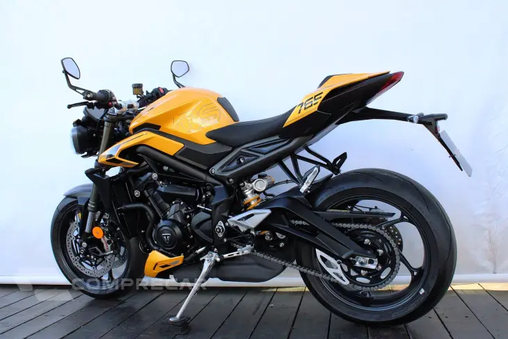 TRIUMPH STREET TRIPLE RS ABS