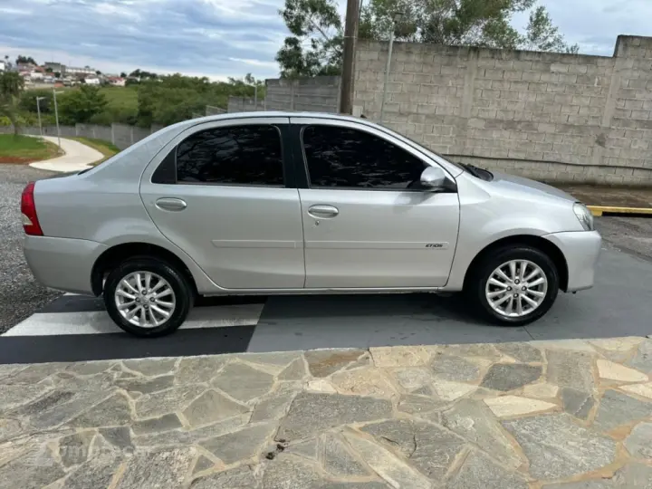 ETIOS 1.5 XLS SEDAN 16V FLEX 4P MANUAL