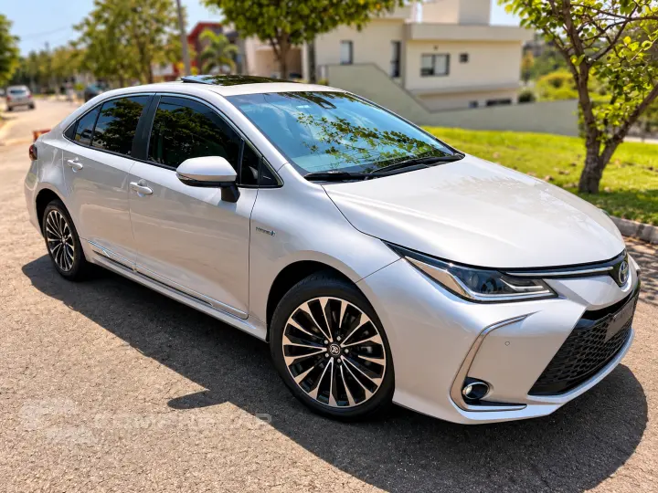 COROLLA 1.8 VVT-I Hybrid Altis Premium