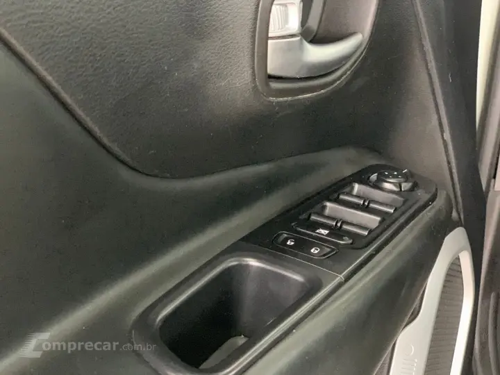 Renegade Longitude 1.8 4x2 Flex 16V Aut.