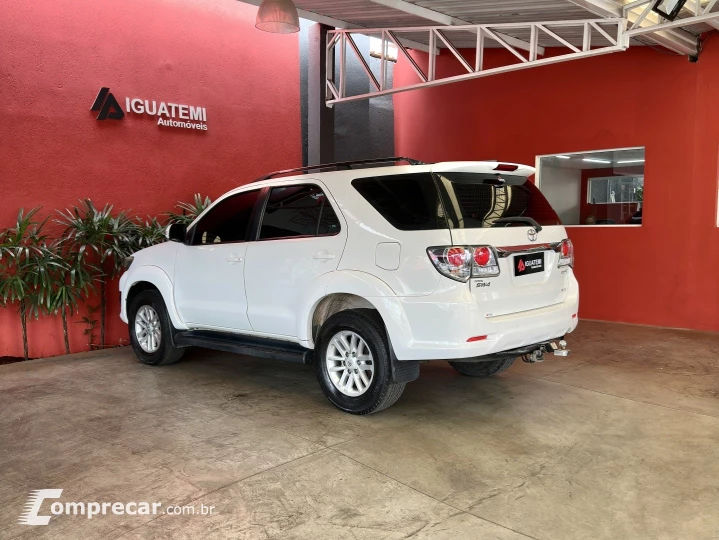 HILUX SW4 2.7 SR 7 LUGARES 4X2 16V FLEX 4P AUTOMÁTICO