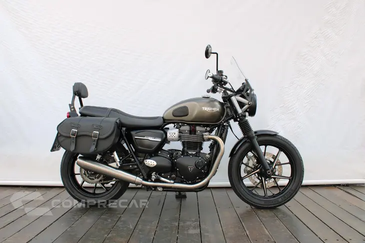 TRIUMPH STREET TWIN