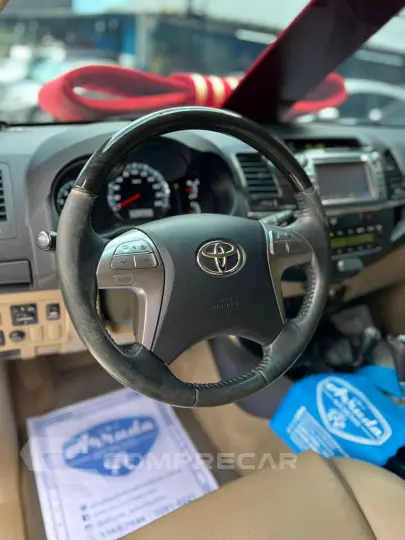 Hilux SW4 SRV D4-D 4x4 3.0 TDI Dies. Aut