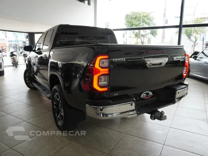 HILUX 2.8 D-4D TURBO DIESEL CD SRX 4X4 AUTOMÁTICO
